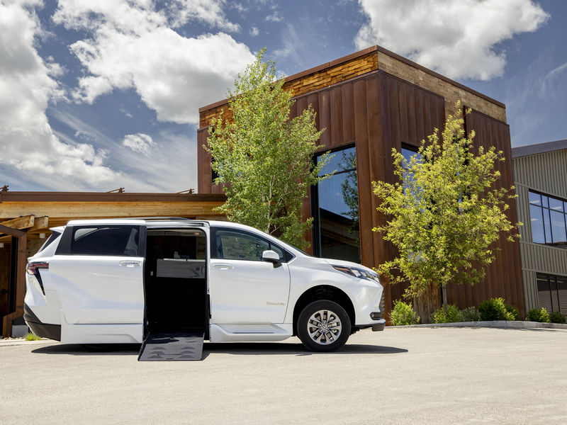 New 2026 Toyota Sienna